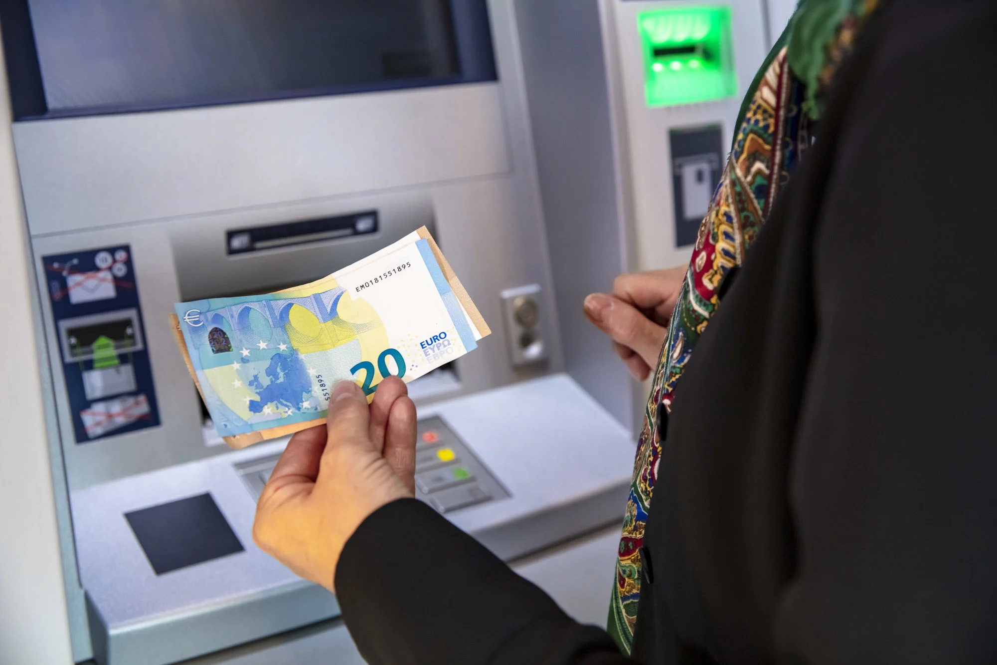 Quelles sont les coupures disponibles dans un point CASH Bancontact ?