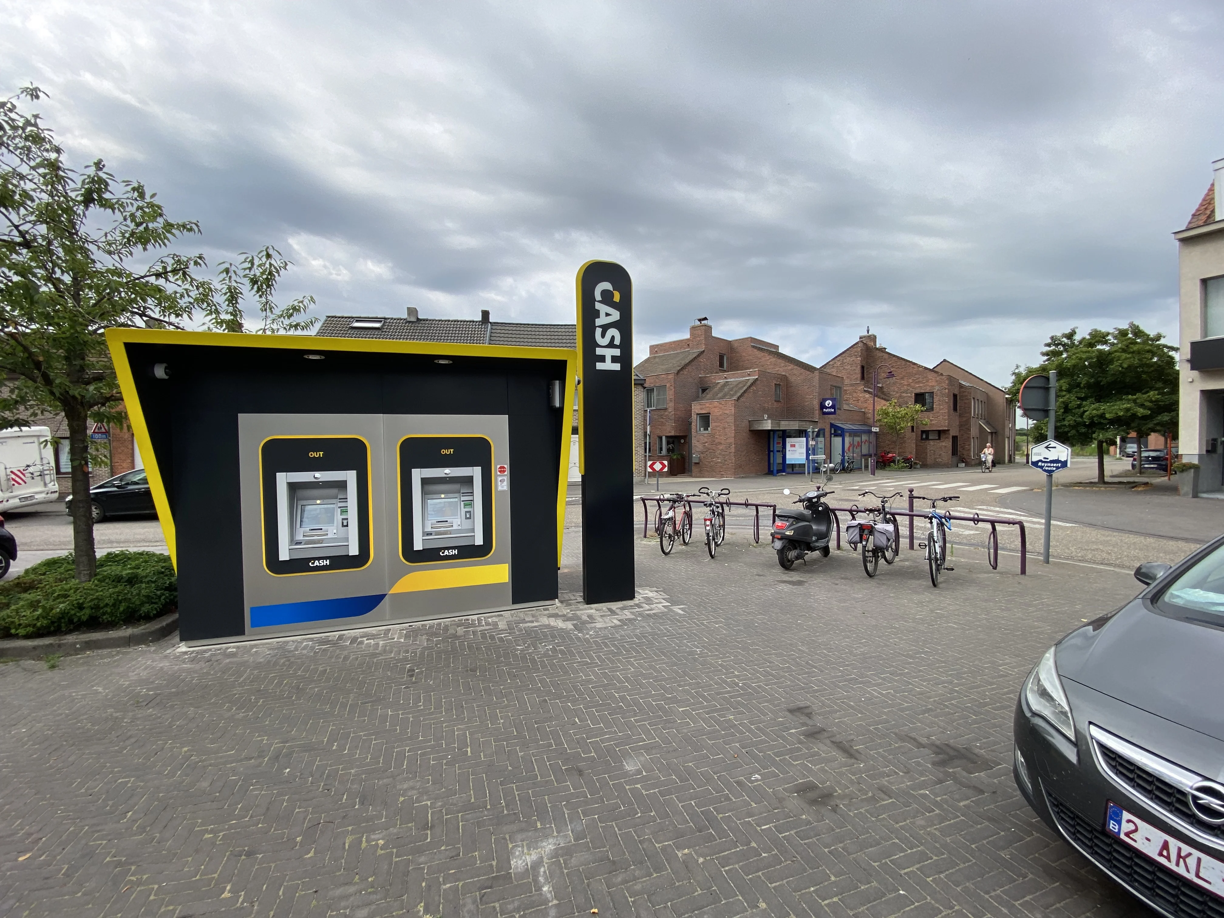 CASH - Kieldrecht - Marktplein Beveren