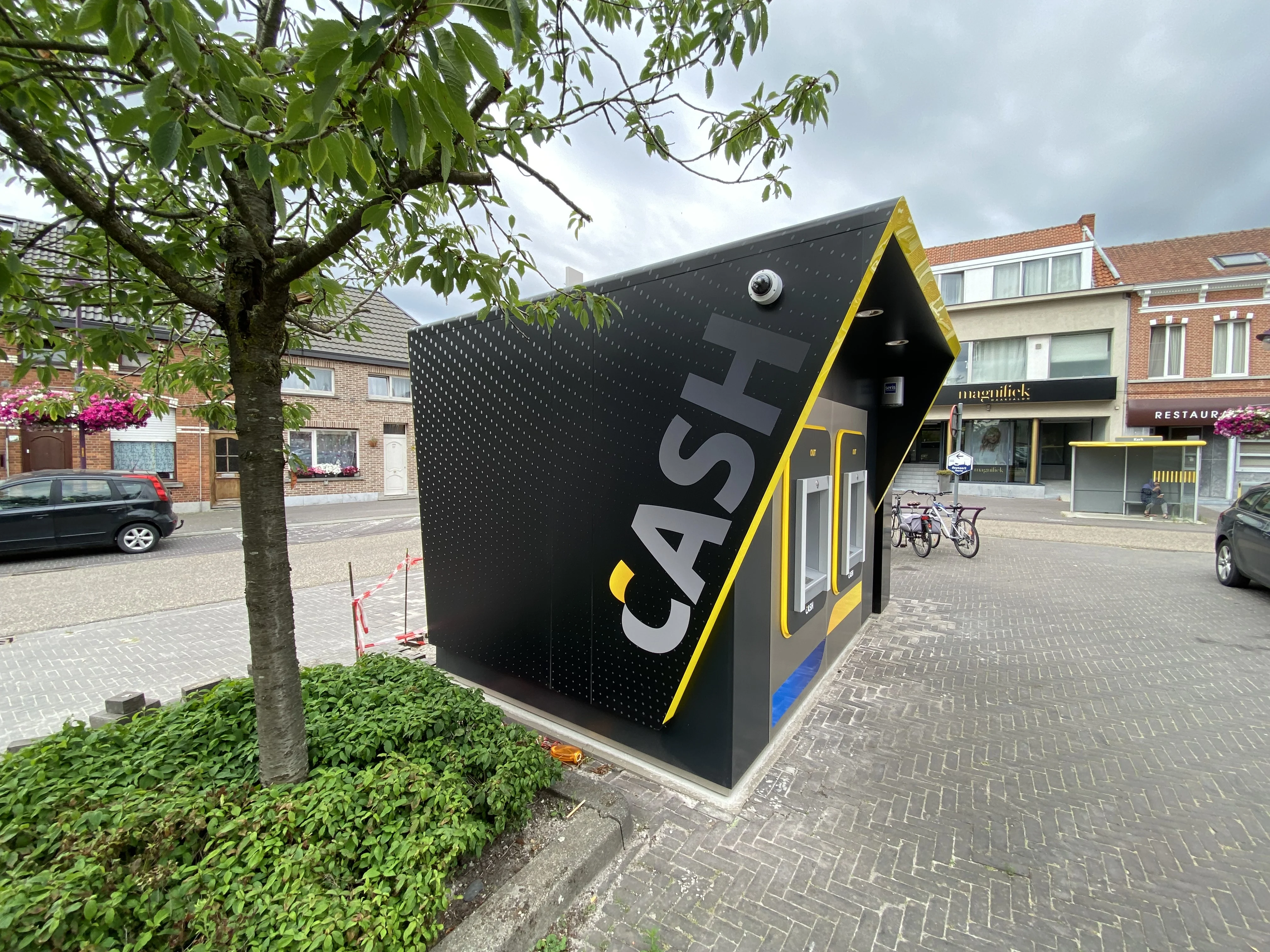 CASH - Kieldrecht - Marktplein Beveren