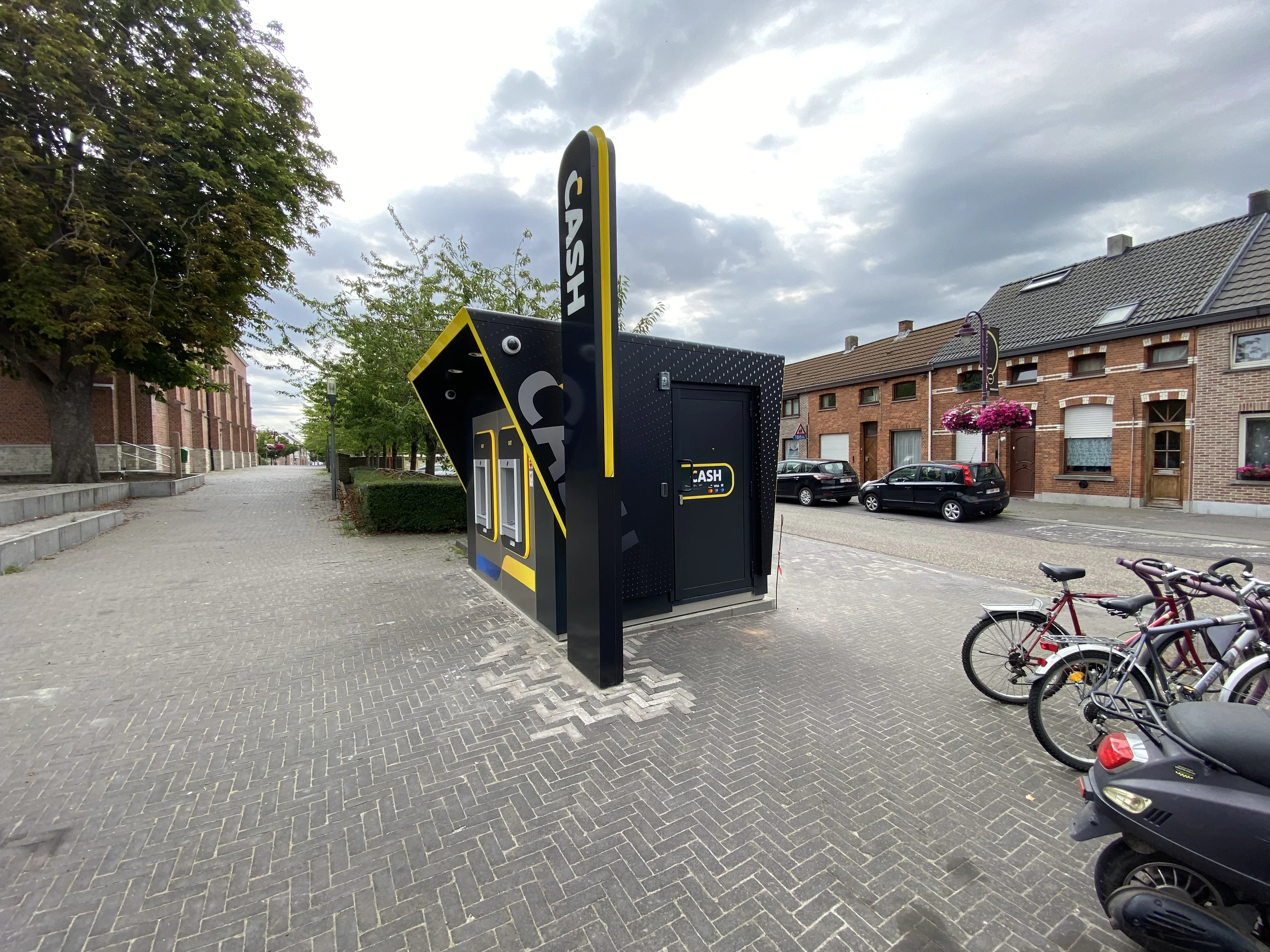 CASH - Kieldrecht - Marktplein Beveren
