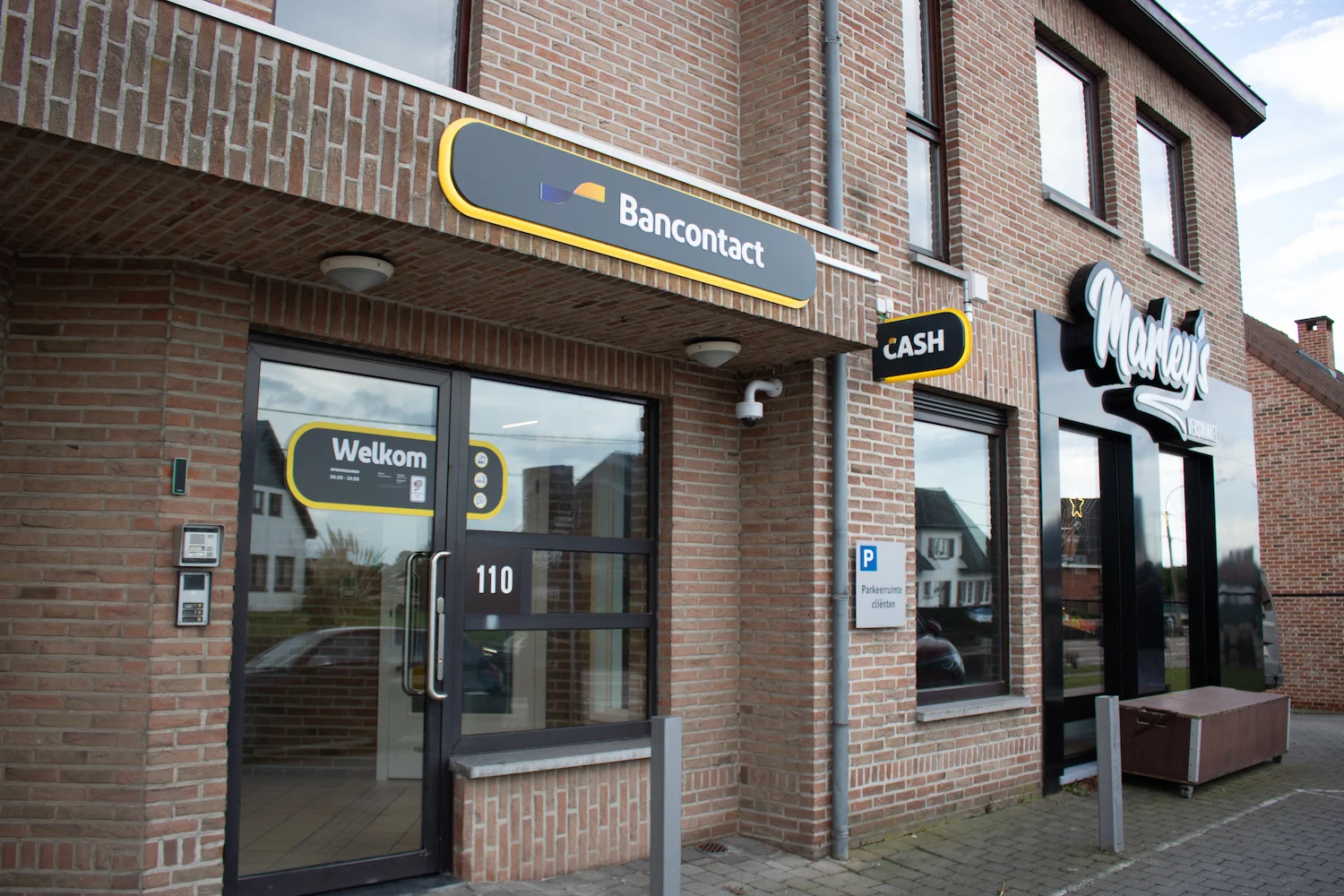 CASH - Brustem - Vliegveldlaan Brustem