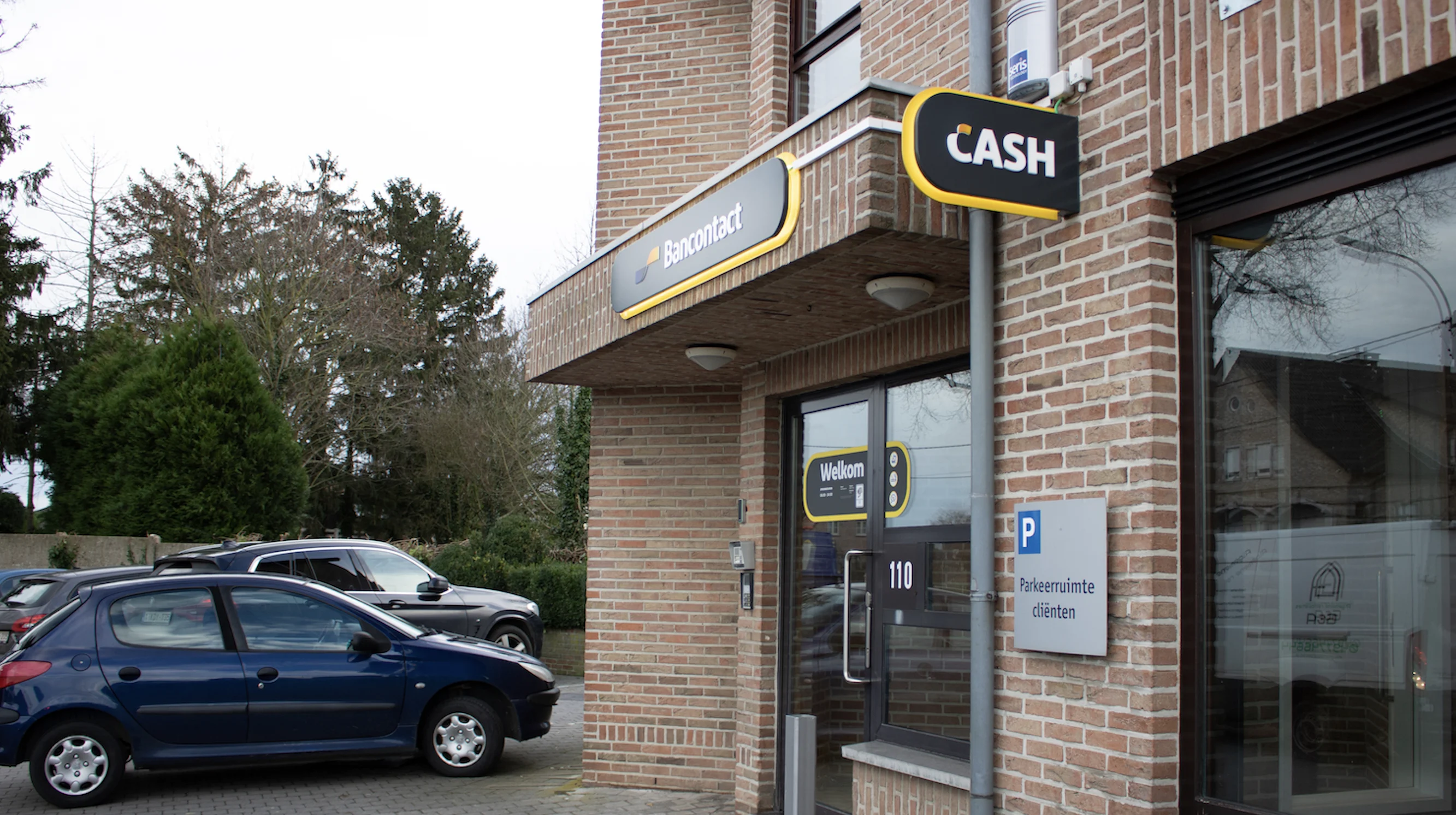 CASH - Brustem - Vliegveldlaan Brustem