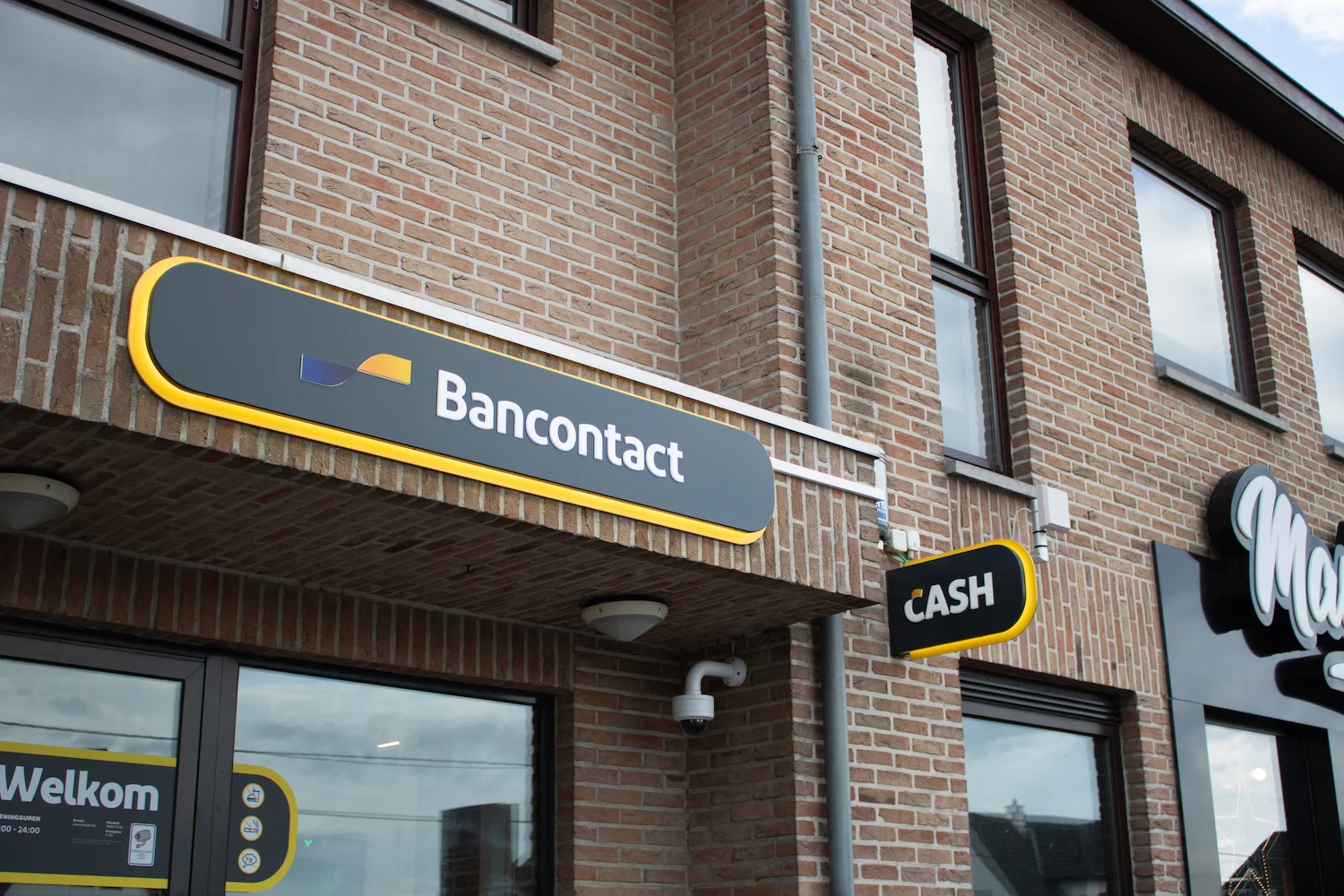 CASH - Brustem - Vliegveldlaan Brustem