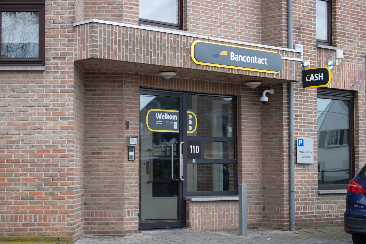 CASH - Brustem - Vliegveldlaan Brustem
